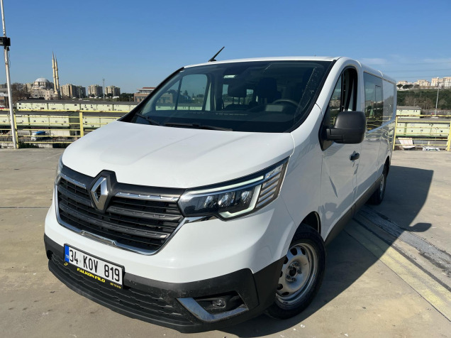 Renault Trafic Yarı Camlı Van Kiralama | Ticari Araç | Falkon Filo